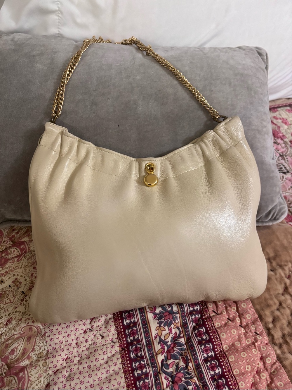 Vintage Andé 60’s Cream Leather Shoulder Bag with Gold Chain